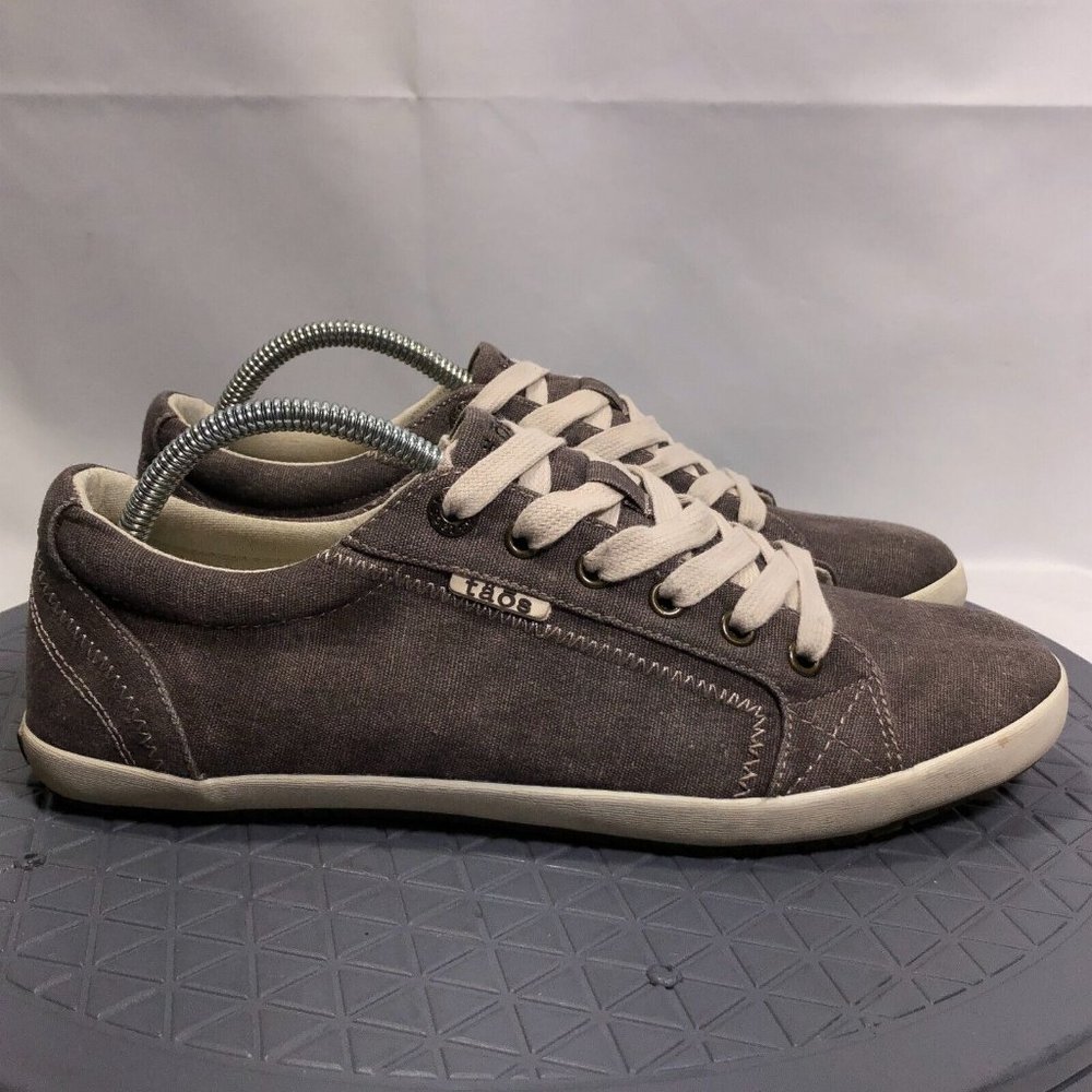 Taos "Star" Womens Sneakers Shoes Size 10 Brown Flats Lace Up